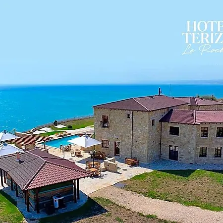 & - Terizis Le Rocher