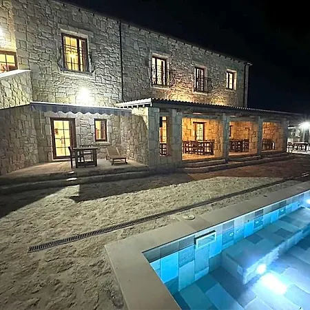 & - Terizis Le Rocher Hotel *