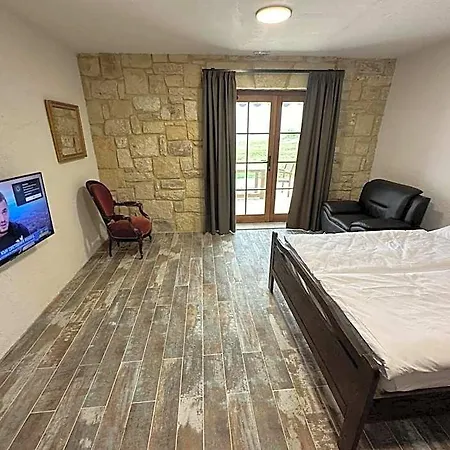& - Terizis Le Rocher Bŭlgarevo